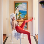 [妖精社]T2107_嫩模苏伟被隔离的寂寞主题私房连体红丝裤袜半脱露豪乳遮点诱惑写真36P